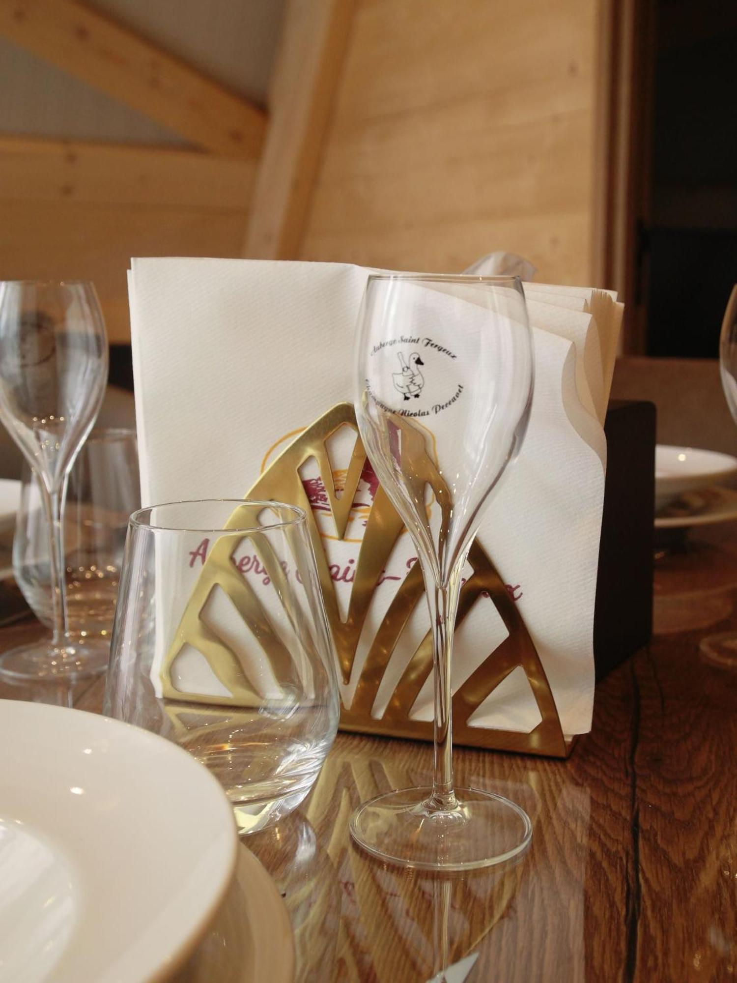 Auberge Saint Fergeux Gionges Εξωτερικό φωτογραφία
